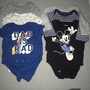 ✨✨BUNDLE✨✨Baby Onesies